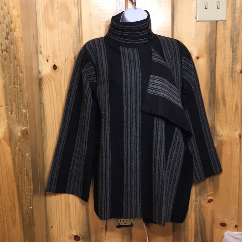 ***SOLD***Very classy imported alpaca jacket. - Picture 1 of 3